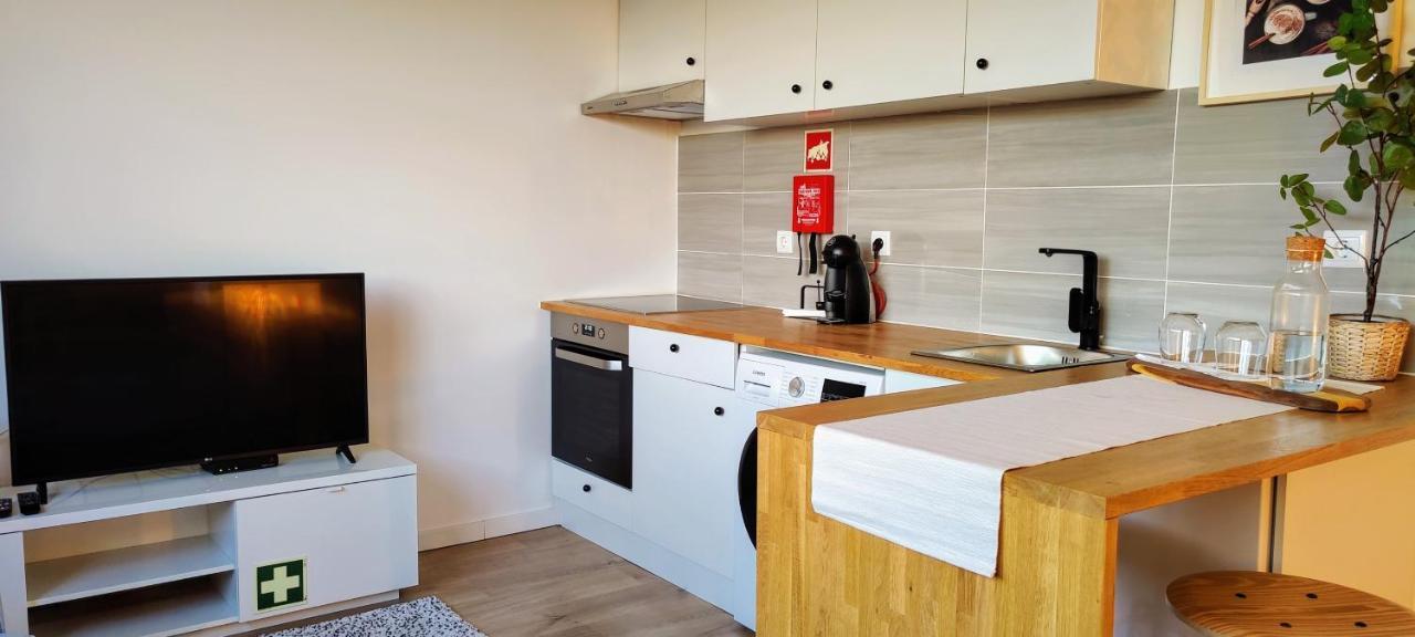 Stylish And Elegant Studio - Best View And Location In Coimbra Downton Exterior photo